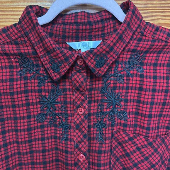 Time and Tru Red & Black flannel button down embroidery on collar & chest XL - Picture 2 of 6